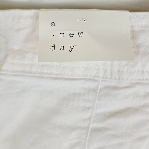 A New Day Off-White Wide Leg Crop Relaxed Hip Thigh Stretch Womens Pants 16R NWT - Picture 3 of 6